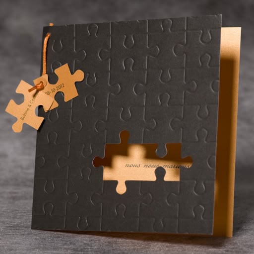 PUZZLE PIECE Dark Abstract Card – การ์ดลายจิ๊กซอว์สีดำนามธรรม
